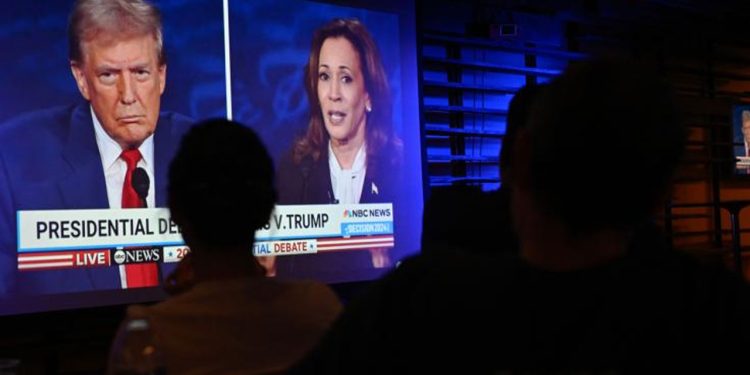 ABD’de anketler Harris ve Trump’ın başa baş gittiğini gösteriyor