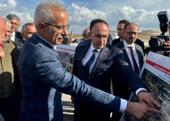 Bakan Uraloğlu, Bursa’da yapımı süren TEKNOSAB Kavşağı’nı inceledi