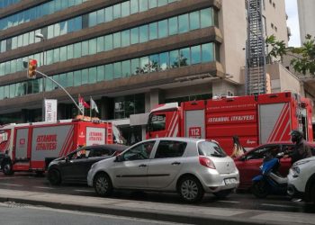 Şişli’de 10 katlı plazada yangın paniği